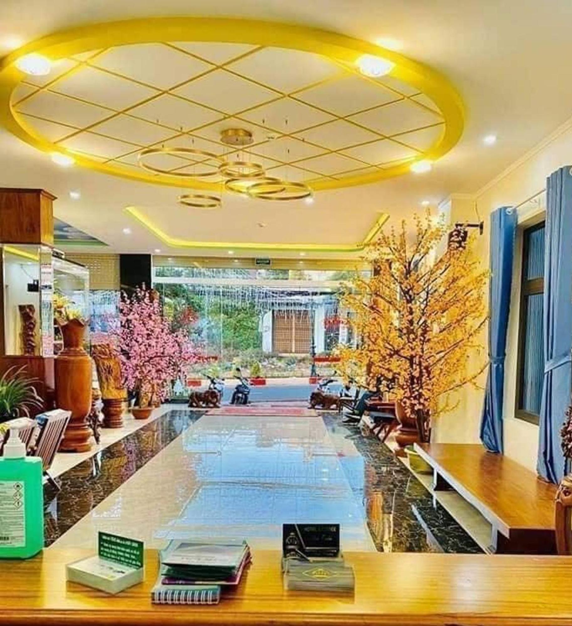 Anh Tuấn Hotel&Coffee - Pleiku, Gia Lai Exterior foto