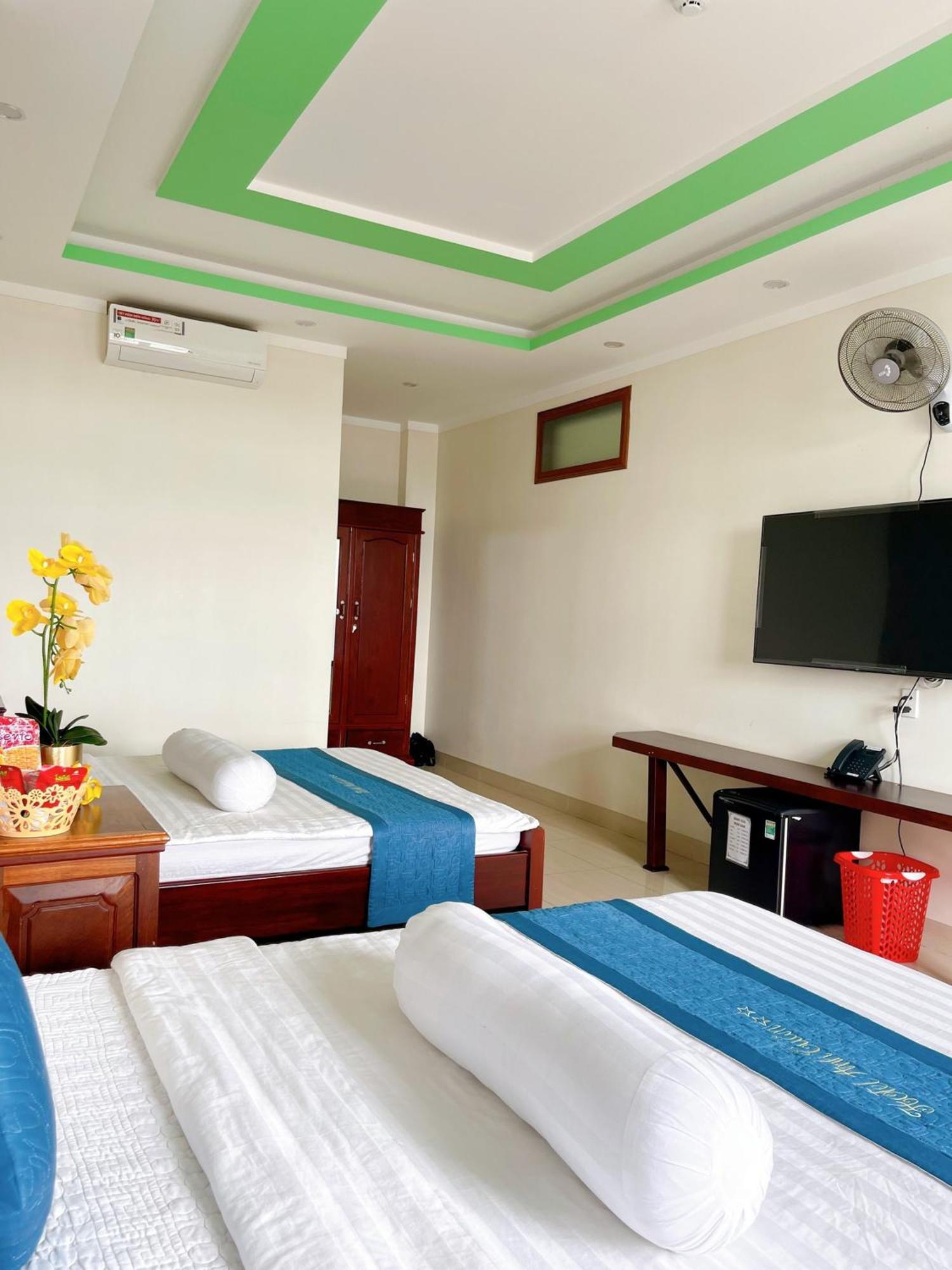 Anh Tuấn Hotel&Coffee - Pleiku, Gia Lai Exterior foto